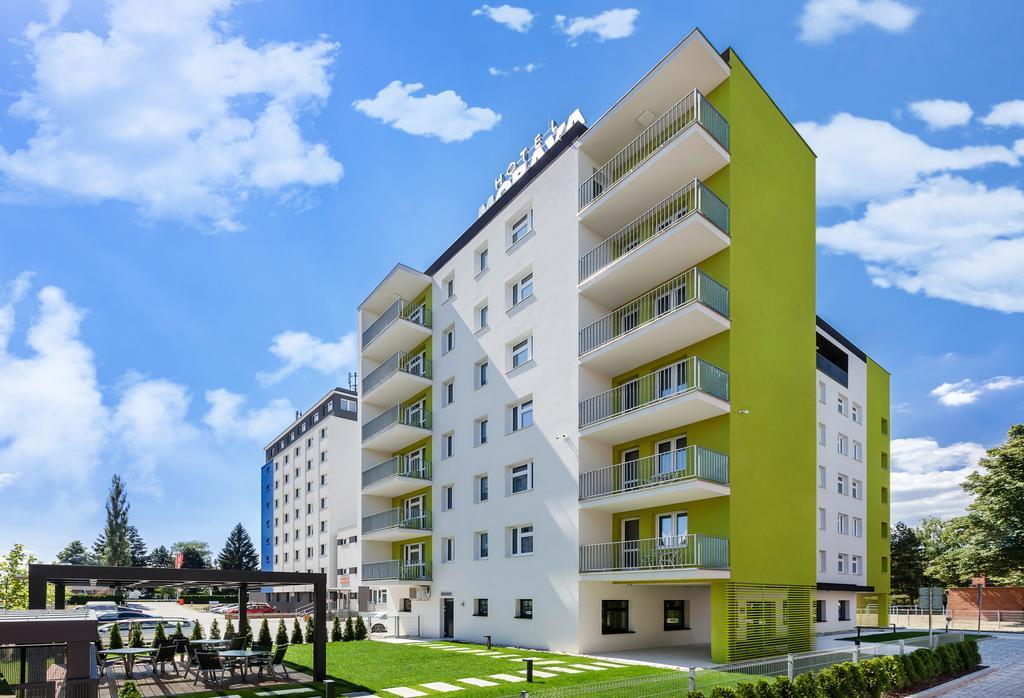 Hotel Morava Otrokovice Exterior photo